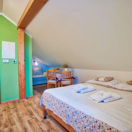 Penzion Pivnice - Jitravsky Dvorec Rynoltice Exterior foto