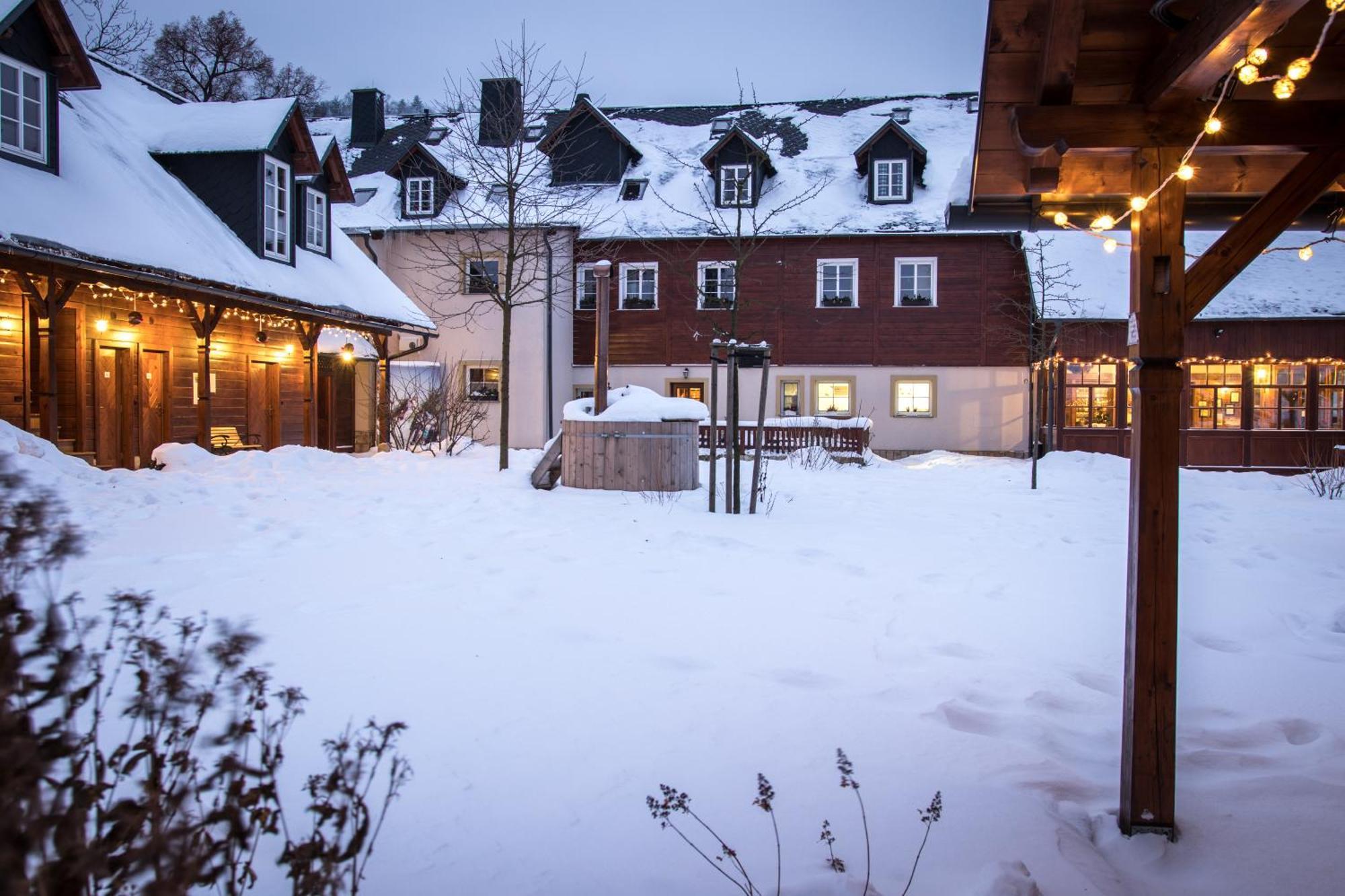 Penzion Pivnice - Jitravsky Dvorec Rynoltice Exterior foto
