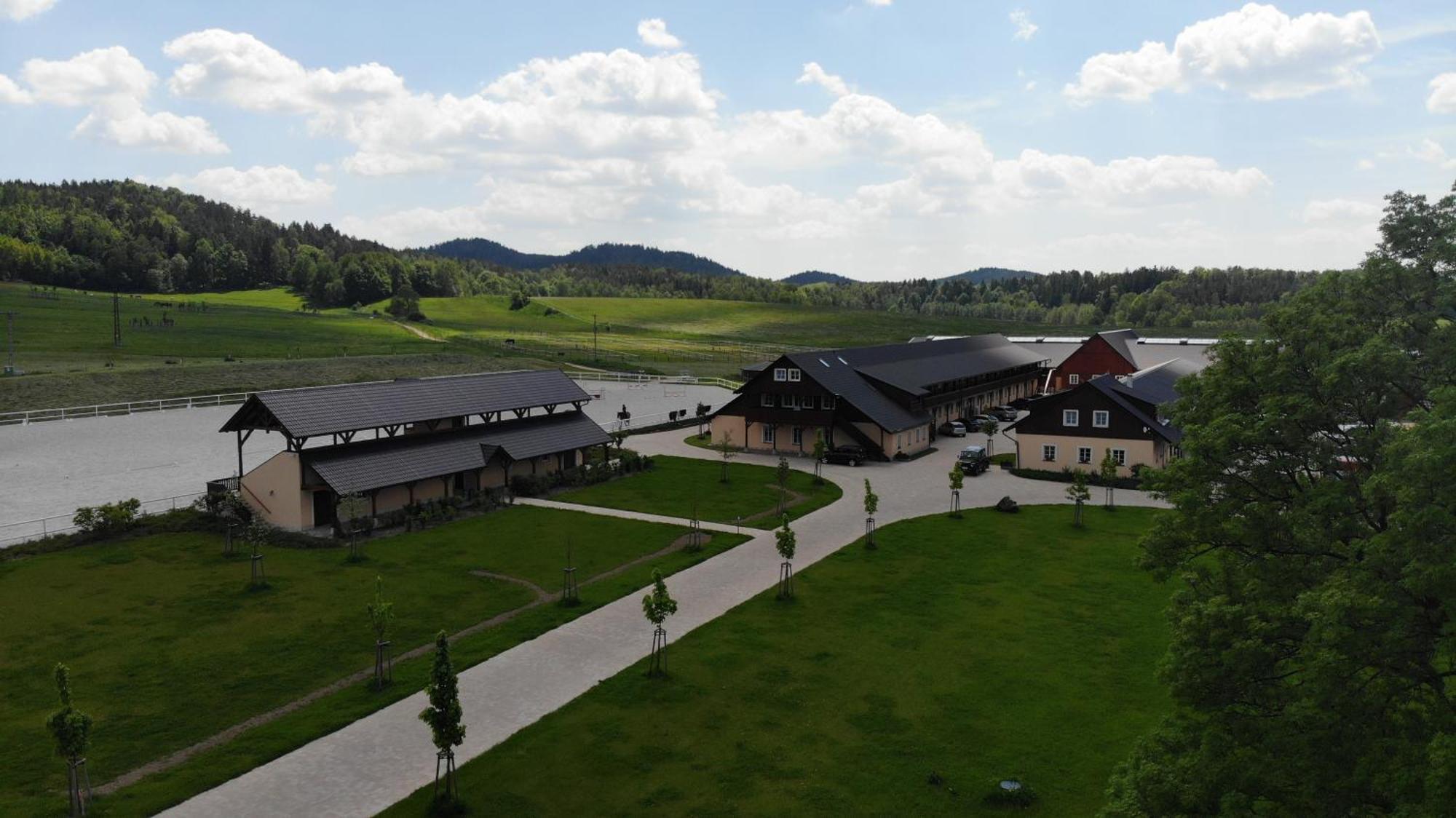 Penzion Pivnice - Jitravsky Dvorec Rynoltice Exterior foto